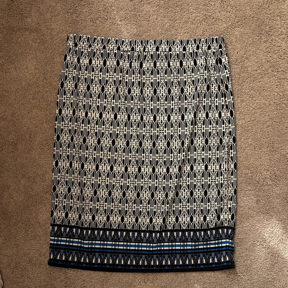 Max Studio Black and White Patterned Pencil Skirt